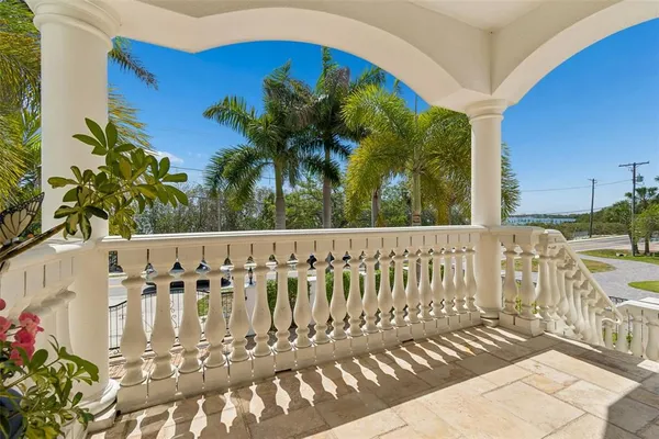 $2,990,000 | 6233 Bayshore Boulevard, Tampa, FL 33611