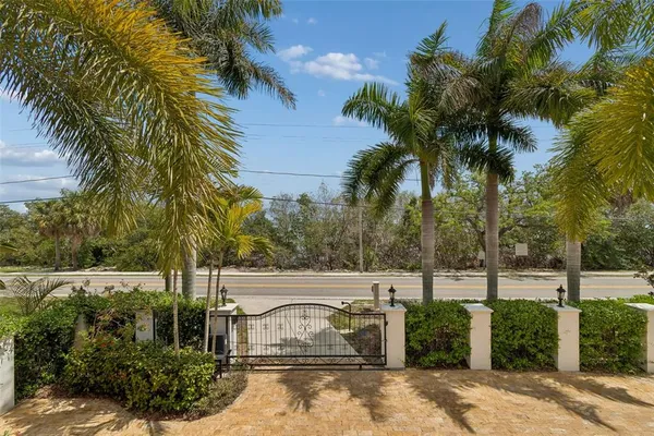$2,990,000 | 6233 Bayshore Boulevard, Tampa, FL 33611
