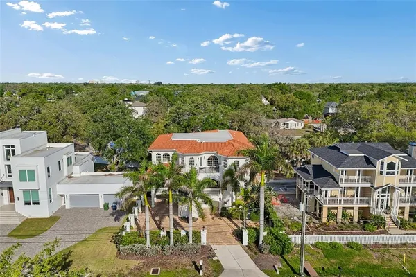 $2,990,000 | 6233 Bayshore Boulevard, Tampa, FL 33611