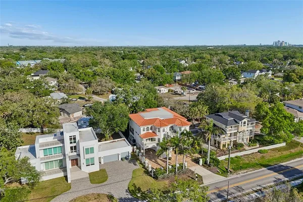 $2,990,000 | 6233 Bayshore Boulevard, Tampa, FL 33611