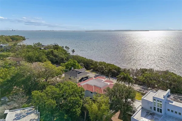 $2,990,000 | 6233 Bayshore Boulevard, Tampa, FL 33611