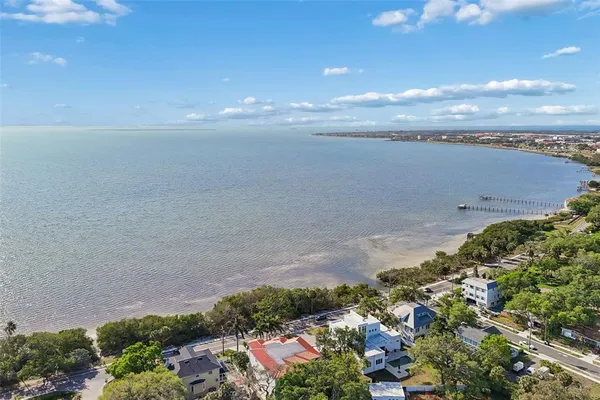 $2,990,000 | 6233 Bayshore Boulevard, Tampa, FL 33611