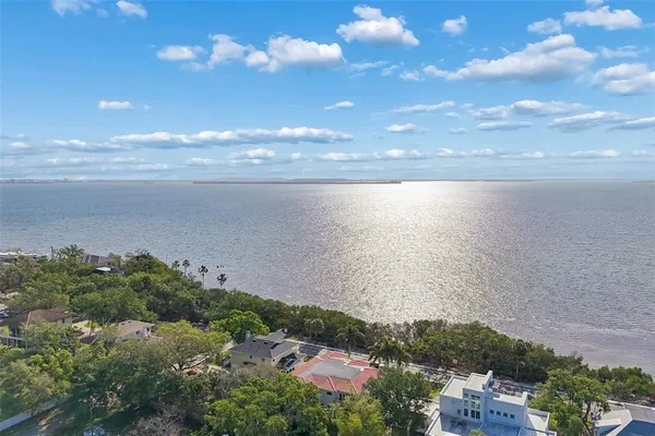 $2,990,000 | 6233 Bayshore Boulevard, Tampa, FL 33611