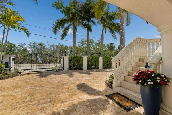 $2,990,000 | 6233 Bayshore Boulevard, Tampa, FL 33611