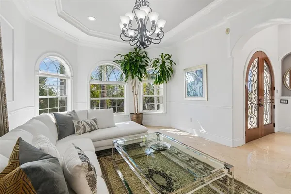 $2,990,000 | 6233 Bayshore Boulevard, Tampa, FL 33611