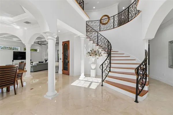 $2,990,000 | 6233 Bayshore Boulevard, Tampa, FL 33611