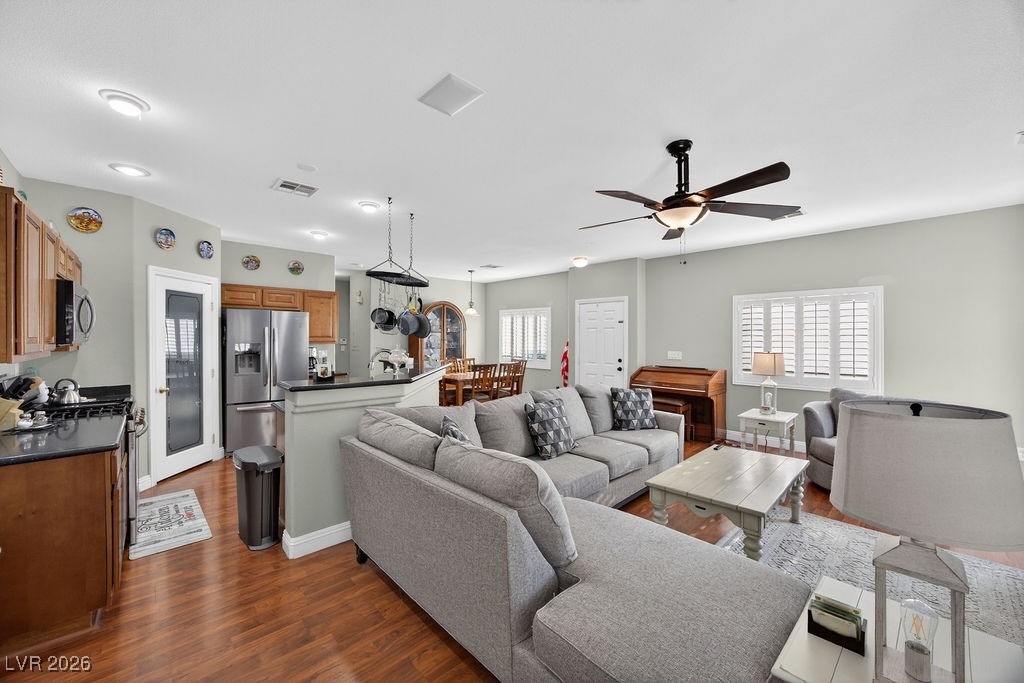 1069 Thrill Court, Unit 3 Henderson, NV 89002 - Photo 18 of 32