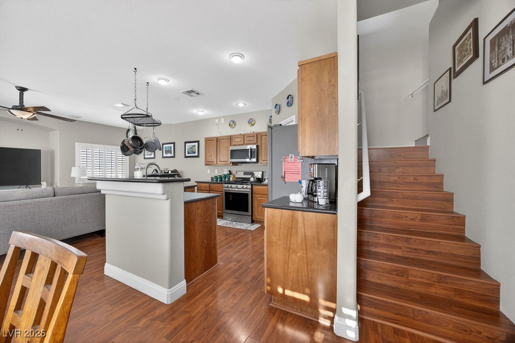 1069 Thrill Court, Unit 3 Henderson, NV 89002 - Photo 20 of 32