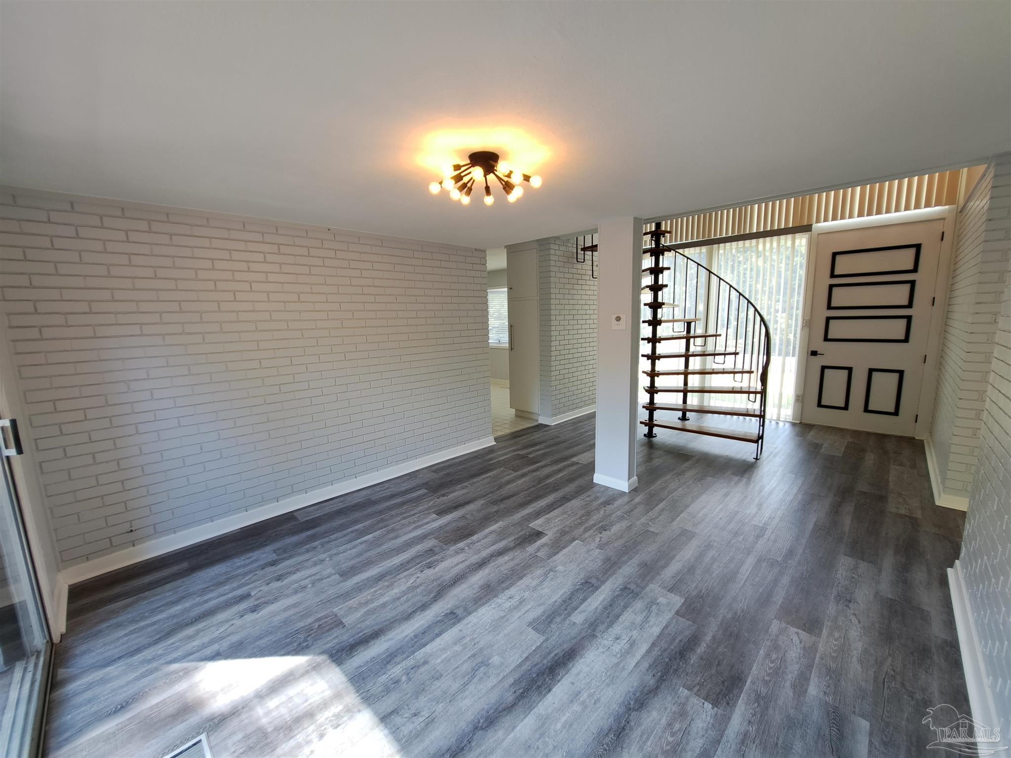 243 Euclid Road Pensacola, FL 32503 - Photo 4 of 35 Gallery Image 4