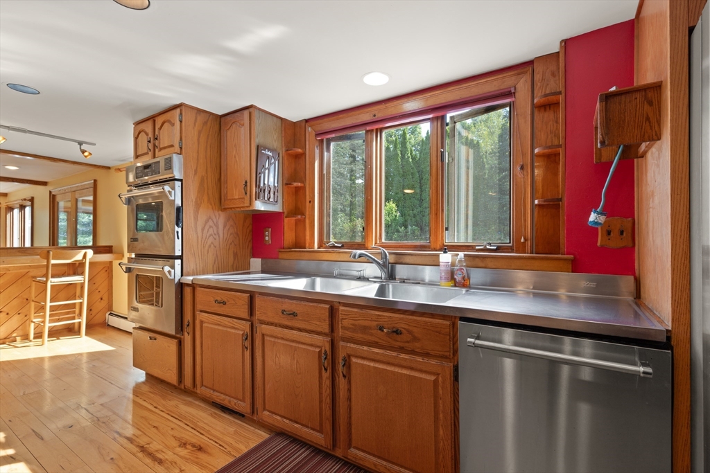 284 Martins Pond Road Groton, MA 01450 - Photo 6 of 42