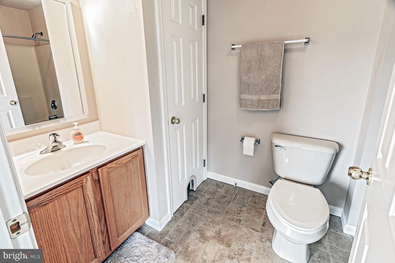 187 Amwellbury Road Salem, NJ 08079 - Photo 20 of 53 2nd fl full bath
