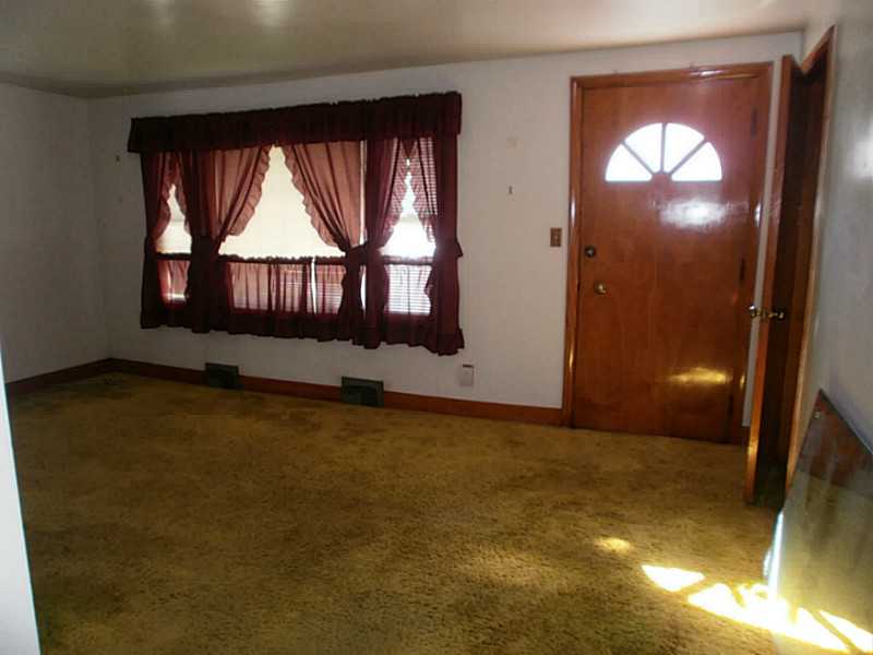 76 Jenckes Street Woonsocket, RI 02895 - Photo 3 of 15 Living Room.