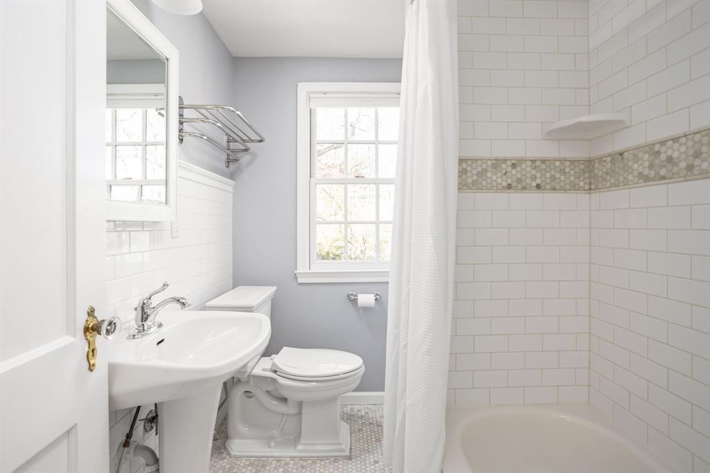 6208 Dean Road Indianapolis, IN 46220 - Photo 20 of 40 Gallery Image 20
