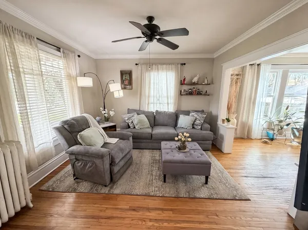 $399,999 | 211 North Batavia Avenue, Batavia, IL 60510