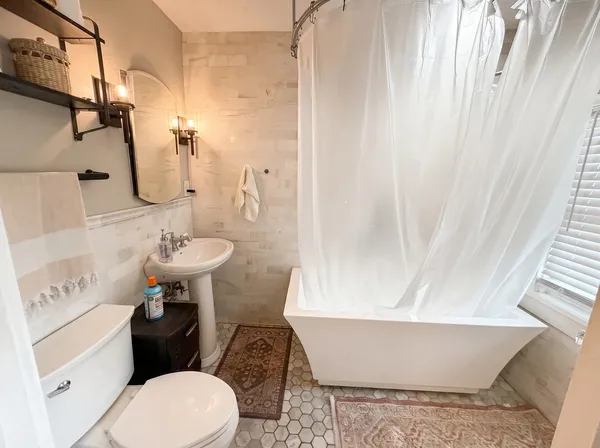 $399,999 | 211 North Batavia Avenue, Batavia, IL 60510
