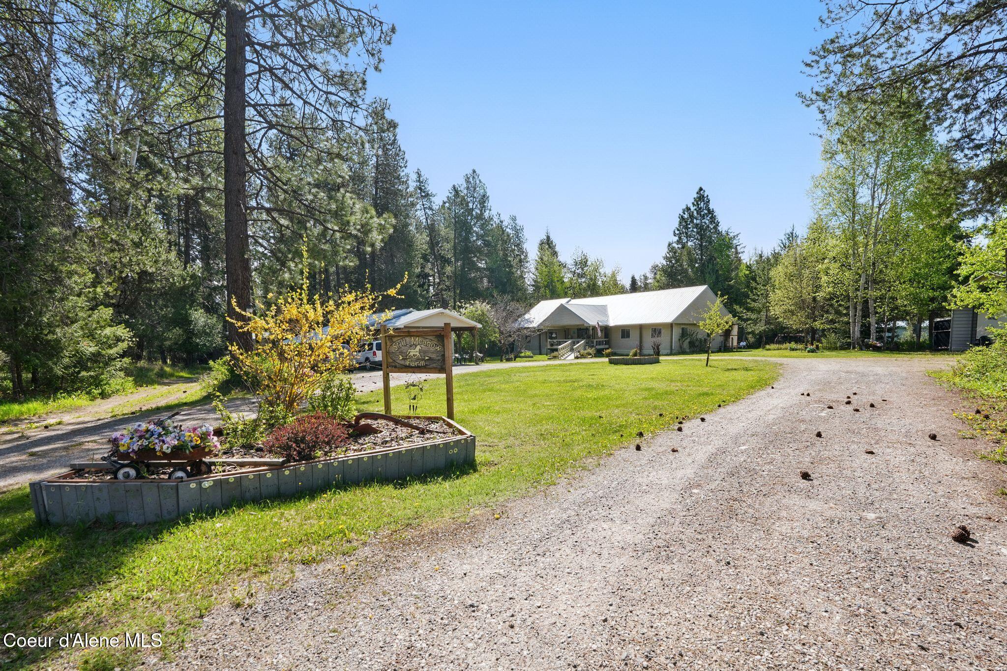 1601 Spades Road Sagle, ID 83860 - Photo 4 of 60 4