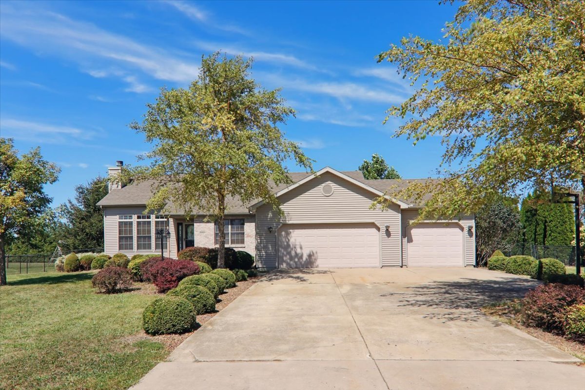 333 Clearview Road El Paso, IL 61738 - Photo 1 of 24 Gallery Image 1