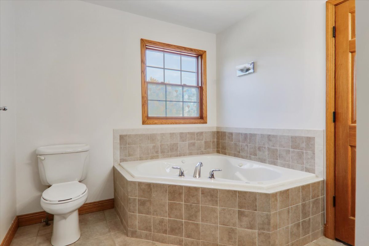 333 Clearview Road El Paso, IL 61738 - Photo 19 of 24 Gallery Image 19
