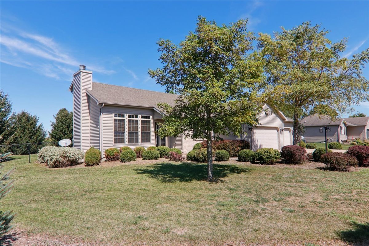 333 Clearview Road El Paso, IL 61738 - Photo 2 of 24 Gallery Image 2