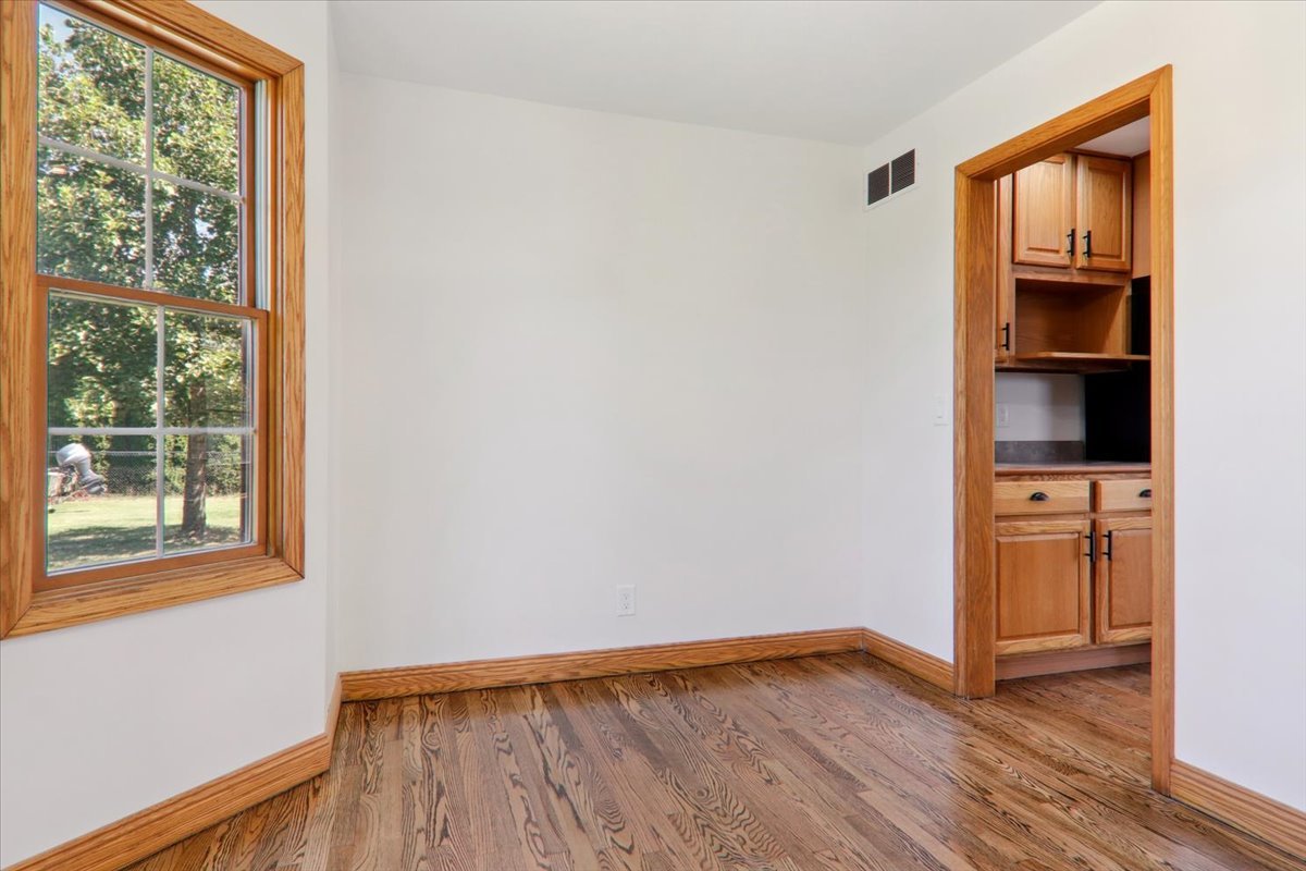 333 Clearview Road El Paso, IL 61738 - Photo 22 of 24 Gallery Image 22