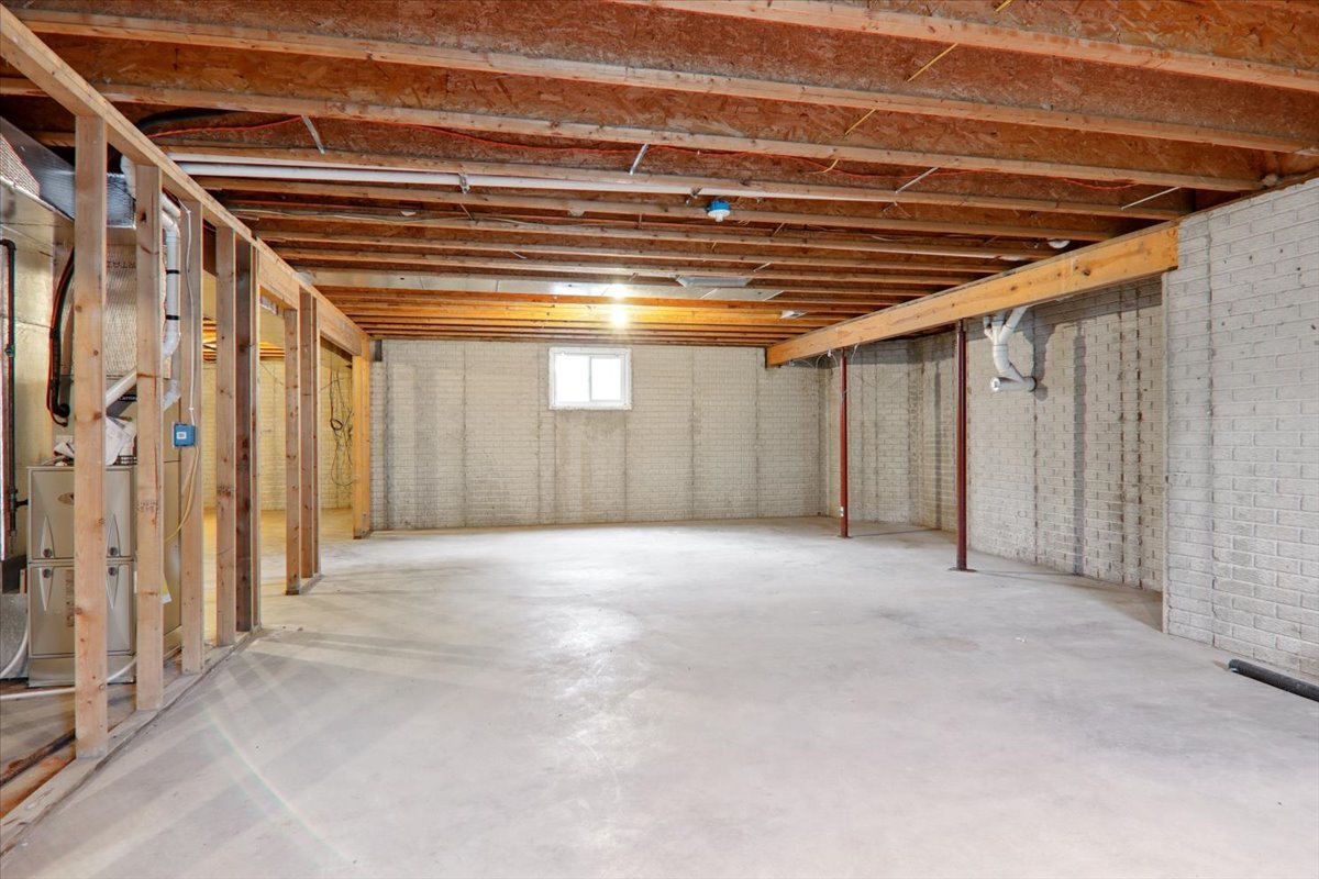 333 Clearview Road El Paso, IL 61738 - Photo 23 of 24 Gallery Image 23