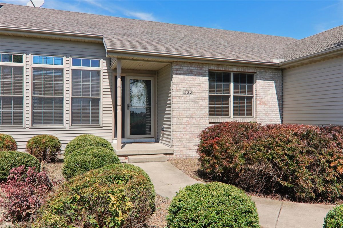 333 Clearview Road El Paso, IL 61738 - Photo 3 of 24 Gallery Image 3
