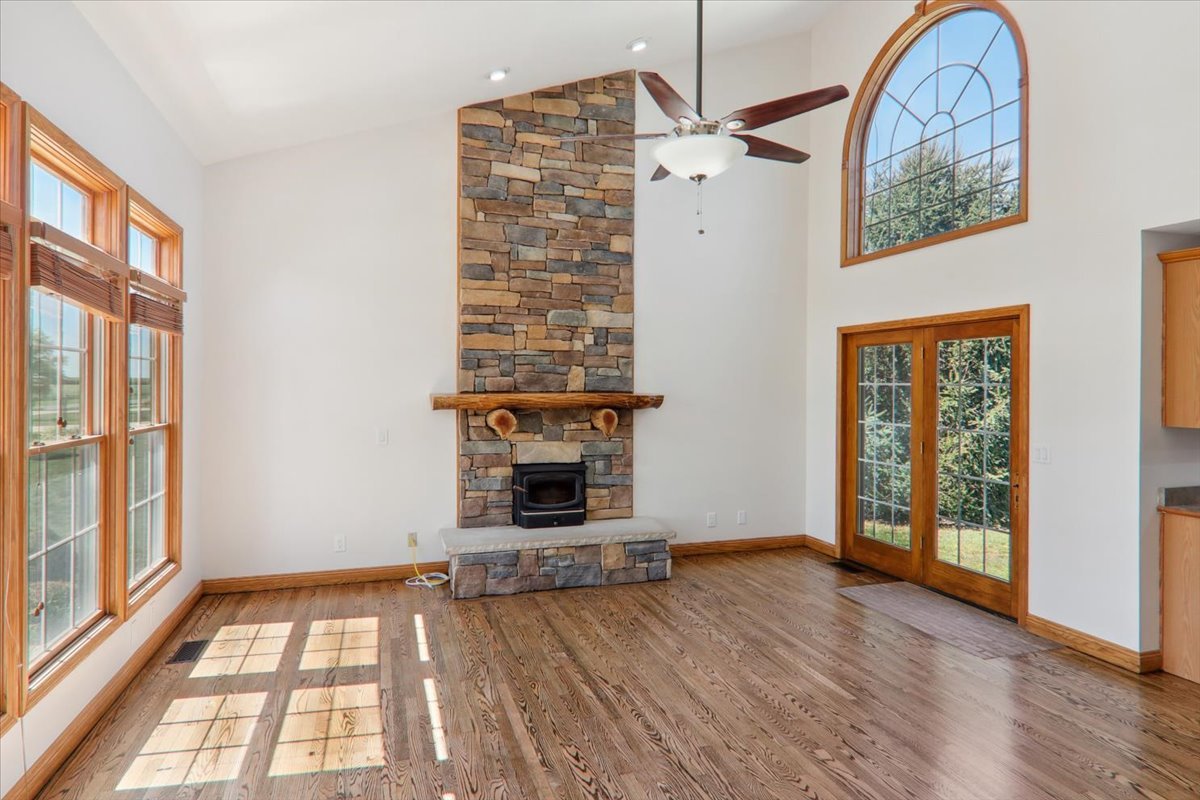 333 Clearview Road El Paso, IL 61738 - Photo 7 of 24 Gallery Image 7