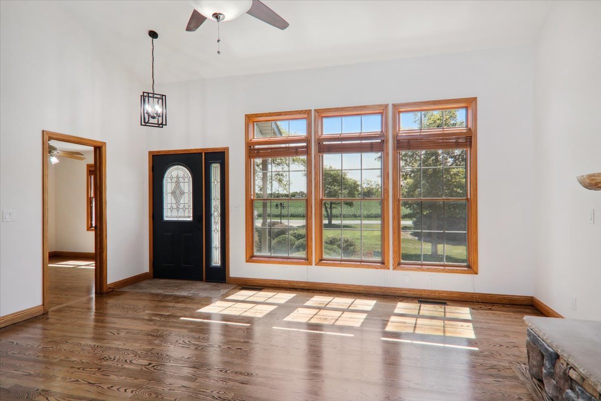 333 Clearview Road El Paso, IL 61738 - Photo 8 of 24 Gallery Image 8