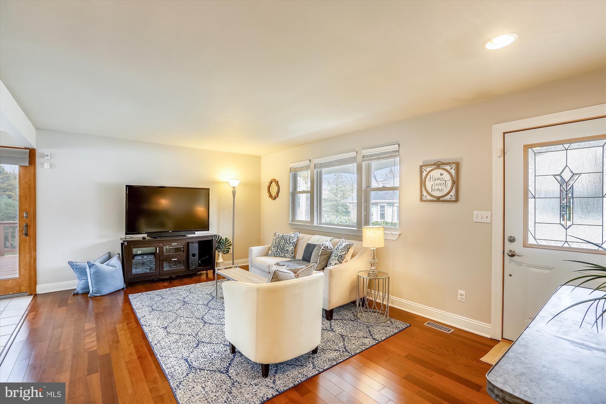 600 Amoss Road Severna Park, MD 21146 - Photo 8 of 26 Stunning hardwoods in the family room!