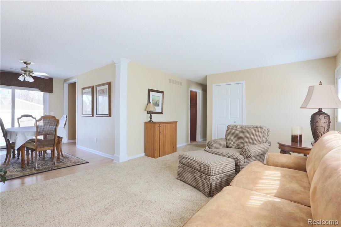 693 Bolinger Street Rochester, MI 48307 - Photo 5 of 21 0I0A2210.jpg