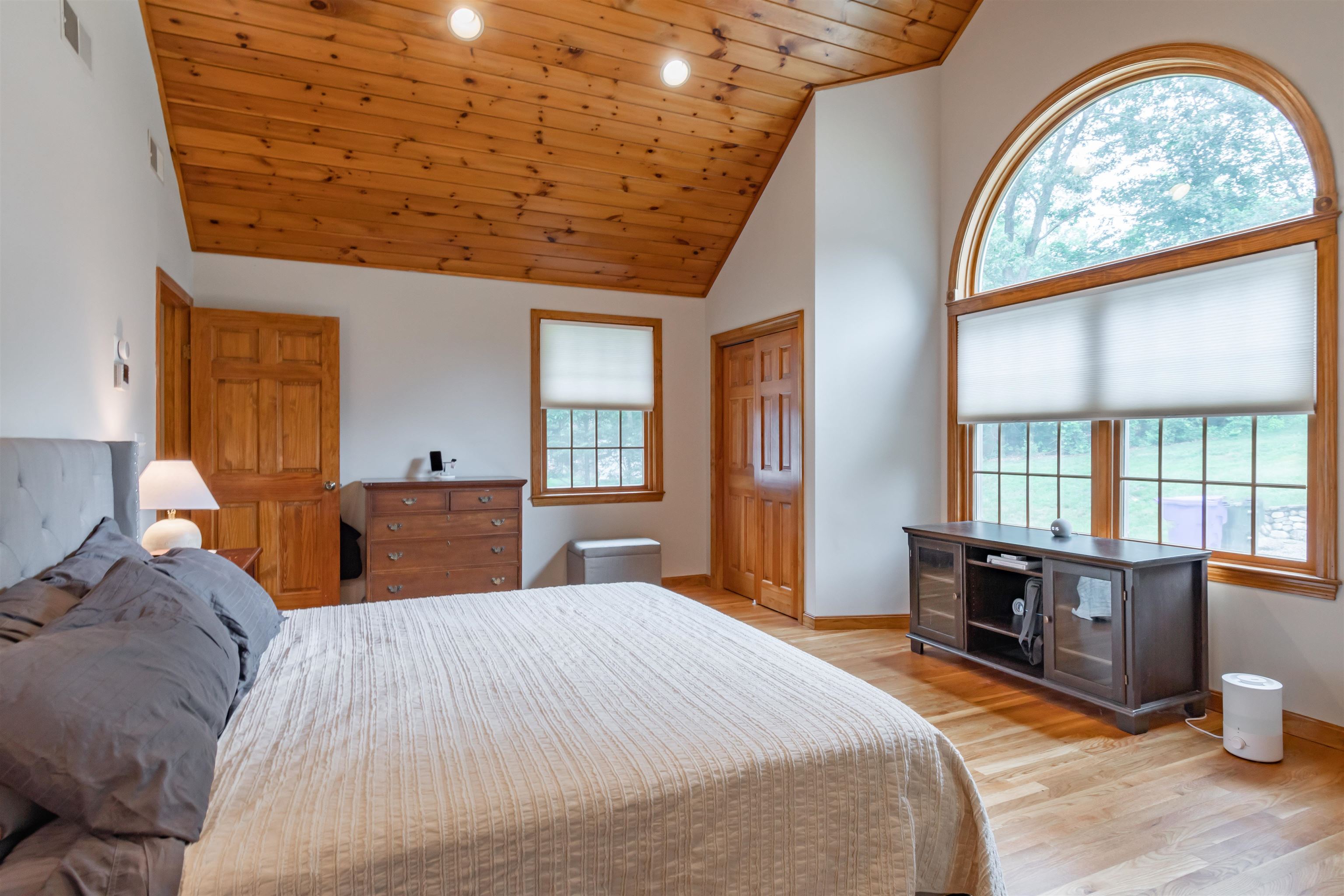 160 Hermit Road Manchester, NH 03109 - Photo 24 of 36