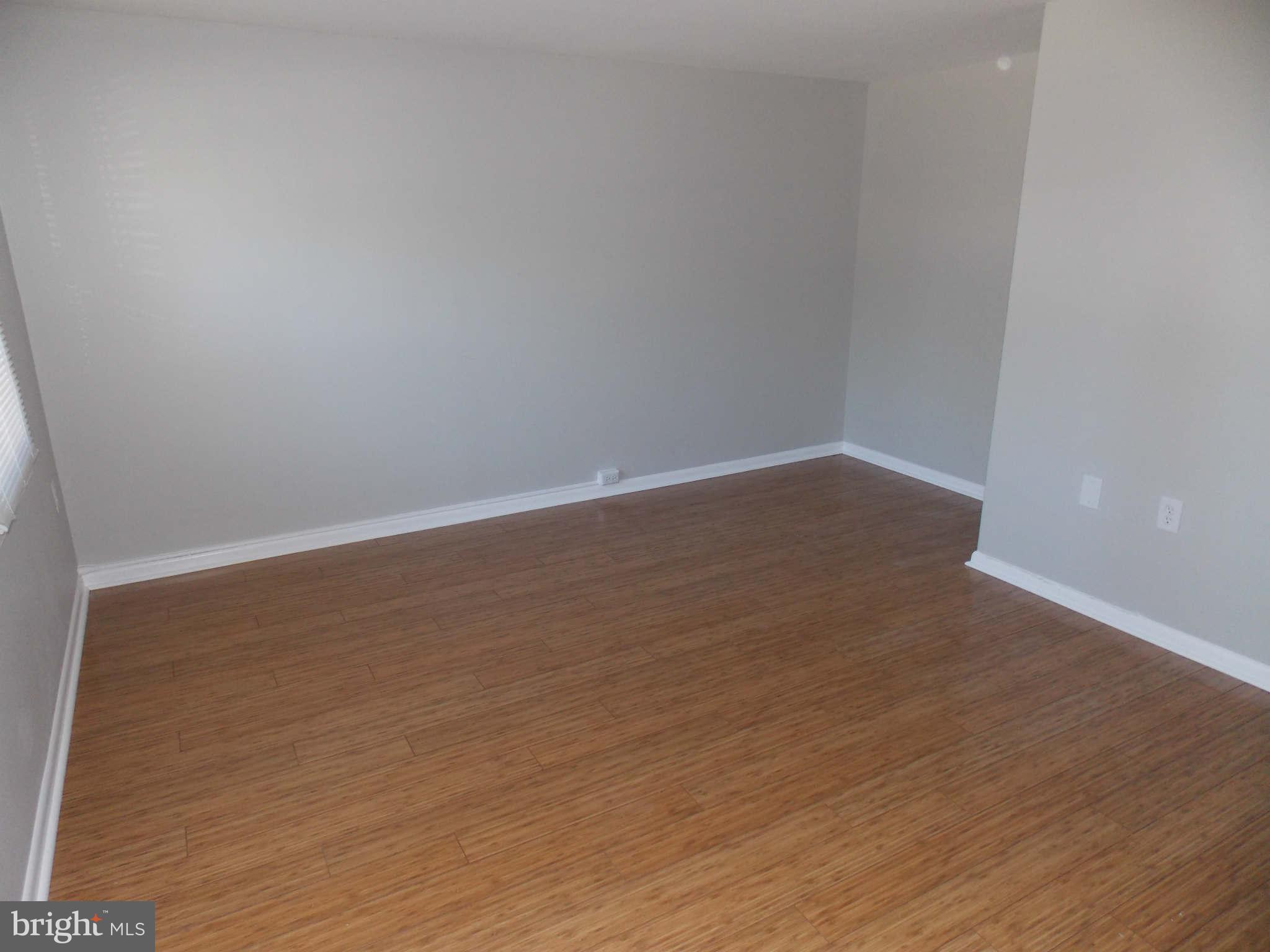 3920 Misty View Road Baltimore, MD 21220 - Photo 5 of 23 Living Room