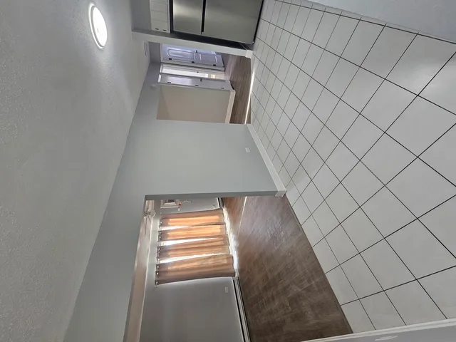 $1,800 | 212 Madison Street, Unit 3B, Joliet, IL 60435