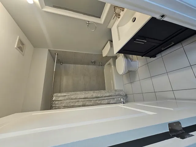 $1,800 | 212 Madison Street, Unit 3B, Joliet, IL 60435