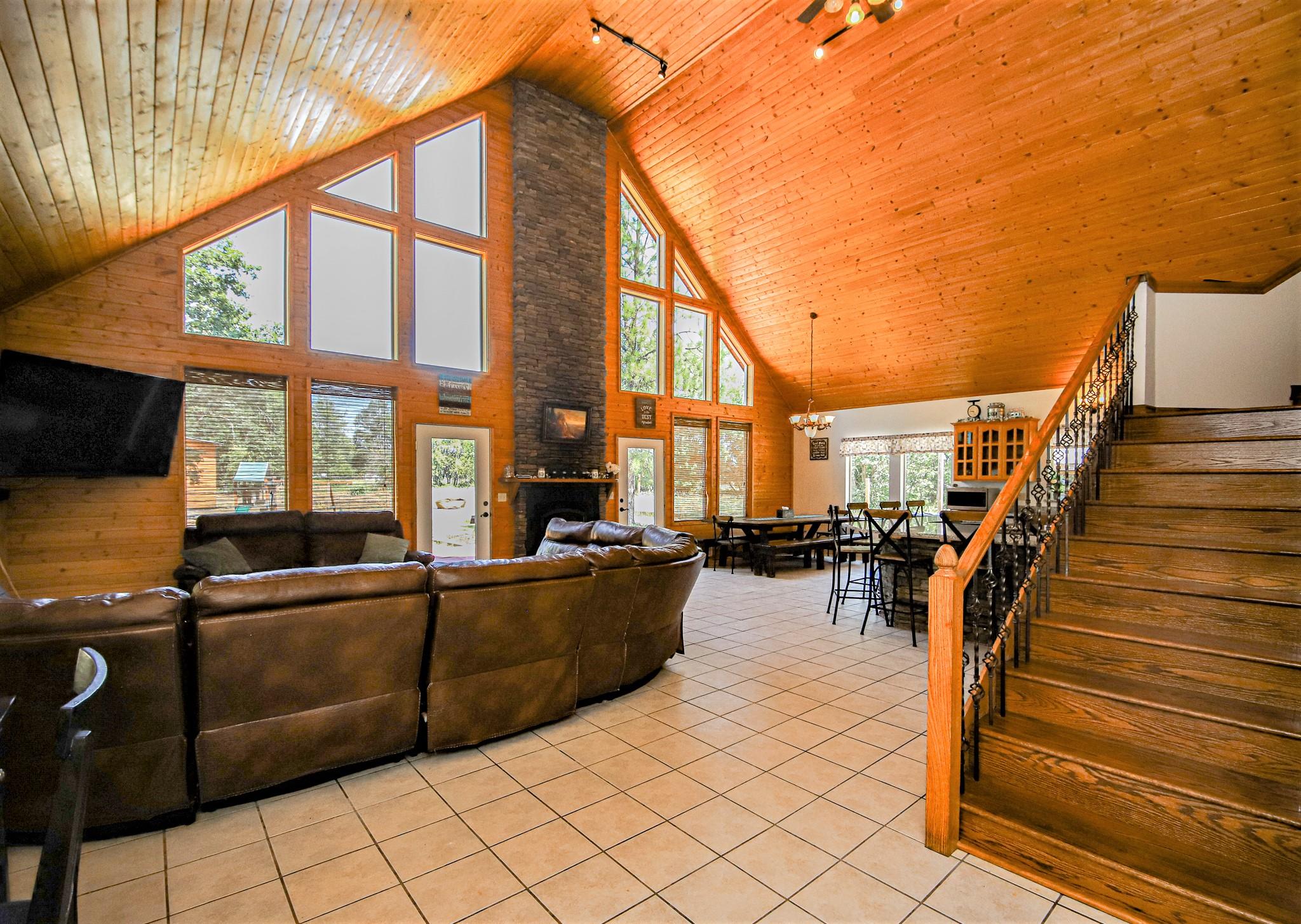 Living Room & Kitchen