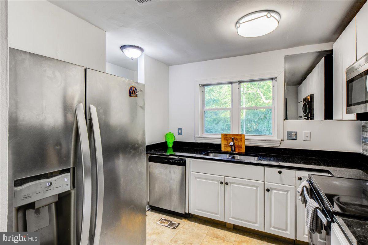 34 Federal Court, Unit 49 Gaithersburg, MD 20877 - Photo 13 of 36 kitchen was rehabbed in 2017
