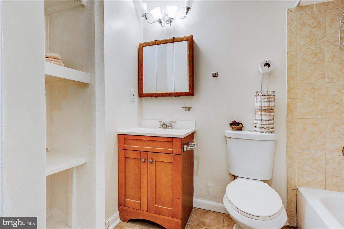 34 Federal Court, Unit 49 Gaithersburg, MD 20877 - Photo 23 of 36 upstairs hall batrhroom