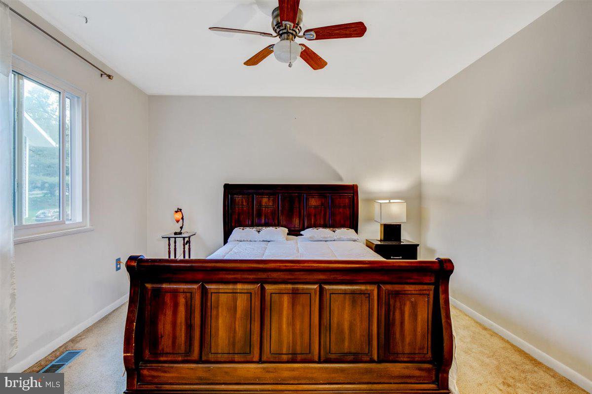 34 Federal Court, Unit 49 Gaithersburg, MD 20877 - Photo 25 of 36 MASTER BEDROOM