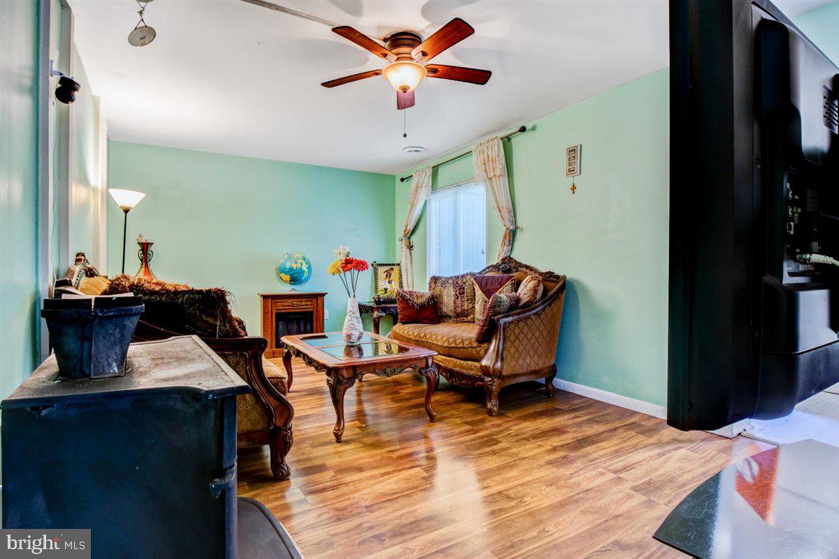 34 Federal Court, Unit 49 Gaithersburg, MD 20877 - Photo 8 of 36 LR