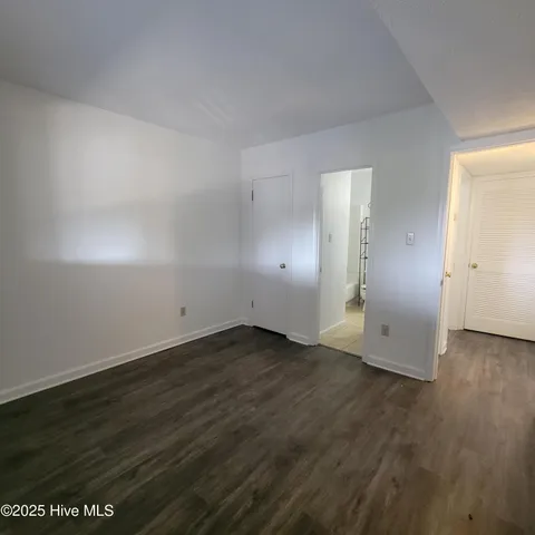 $169,900 | 313 Lake Place Condo Drive, Elizabethtown, NC 28337