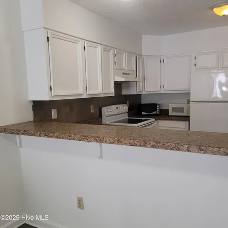 $169,900 | 313 Lake Place Condo Drive, Elizabethtown, NC 28337