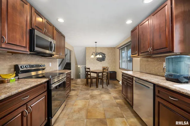 $289,900 | 225 South Montana Avenue, Morton, IL 61550