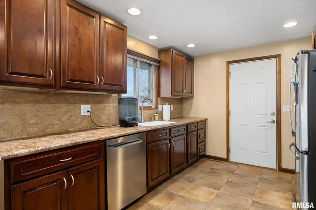 $289,900 | 225 South Montana Avenue, Morton, IL 61550