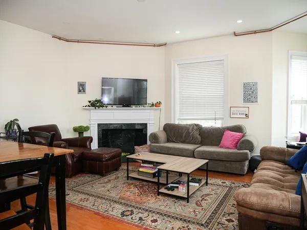 $3,600 | 25 Garrison Road, Unit 2, Brookline, MA 02445