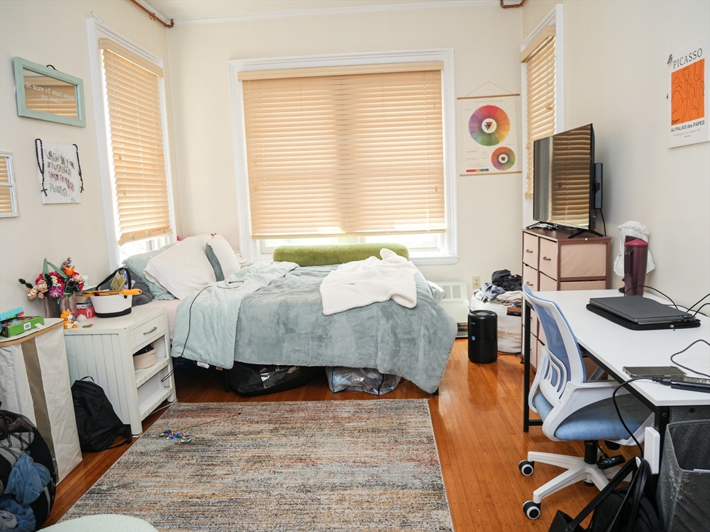 25 Garrison Road, Unit 2 Brookline, MA 02445 - Photo 3 of 9