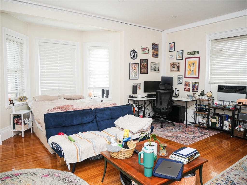 25 Garrison Road, Unit 2 Brookline, MA 02445 - Photo 5 of 9