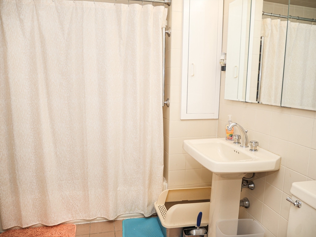 25 Garrison Road, Unit 2 Brookline, MA 02445 - Photo 9 of 9