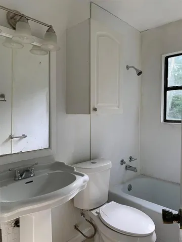 $1,150 | 1612 Lyndana Drive, Denison, TX 75021