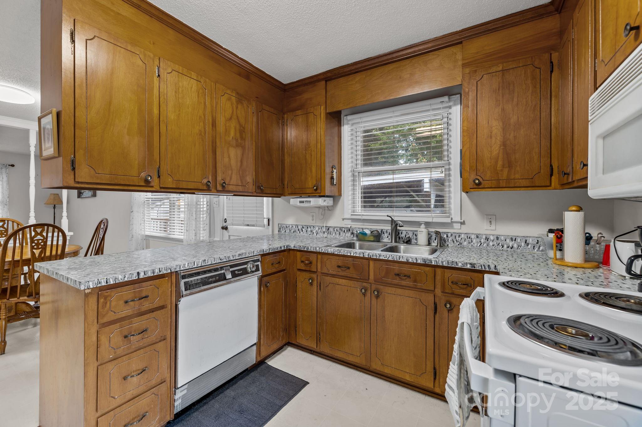 7717 Davis Road Mint Hill, NC 28227 - Photo 10 of 24