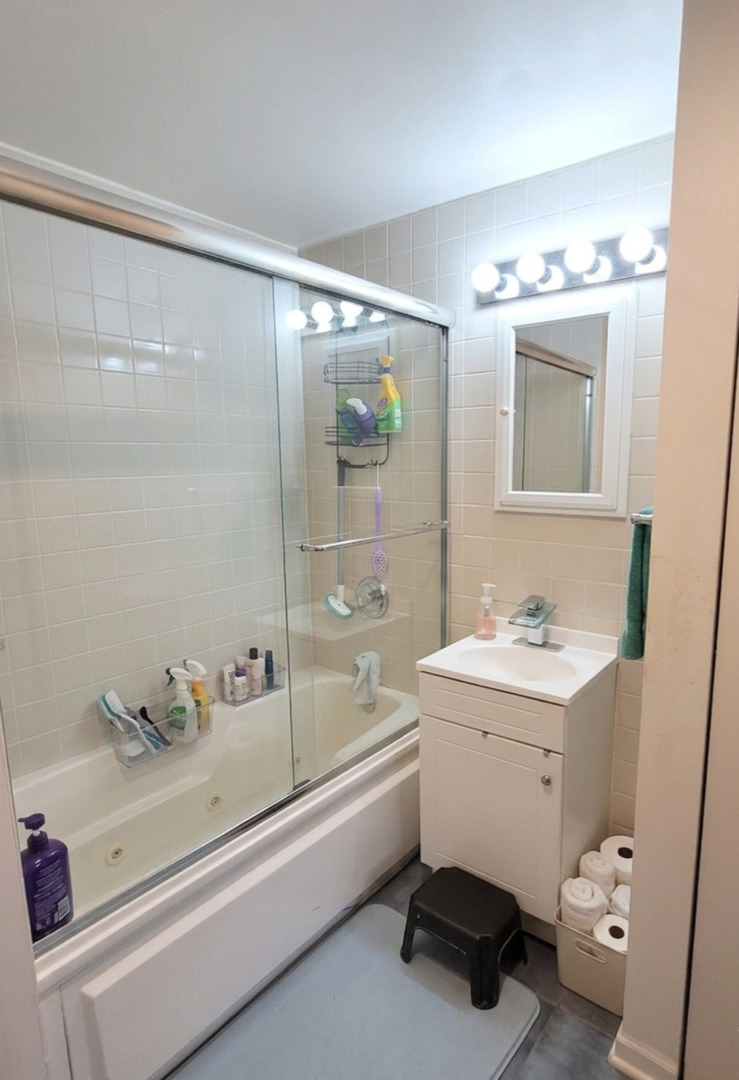 1019 West Jackson Boulevard, Unit 2J Chicago, IL 60607 - Photo 11 of 16